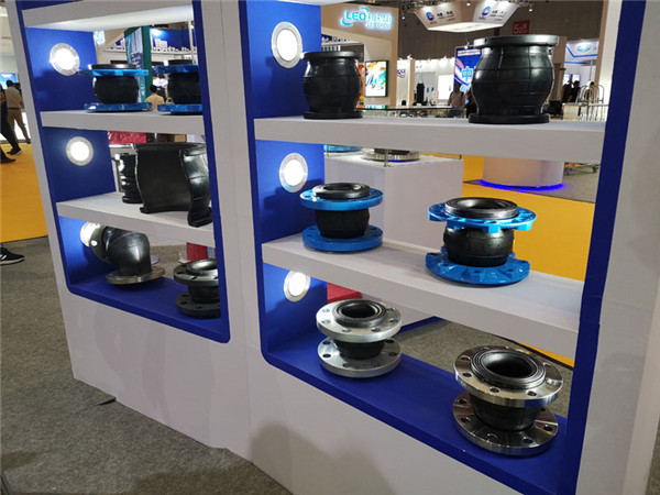 潍坊咨询＂DN200 PN1.0橡胶软连接,长度400mm这个有没有＂